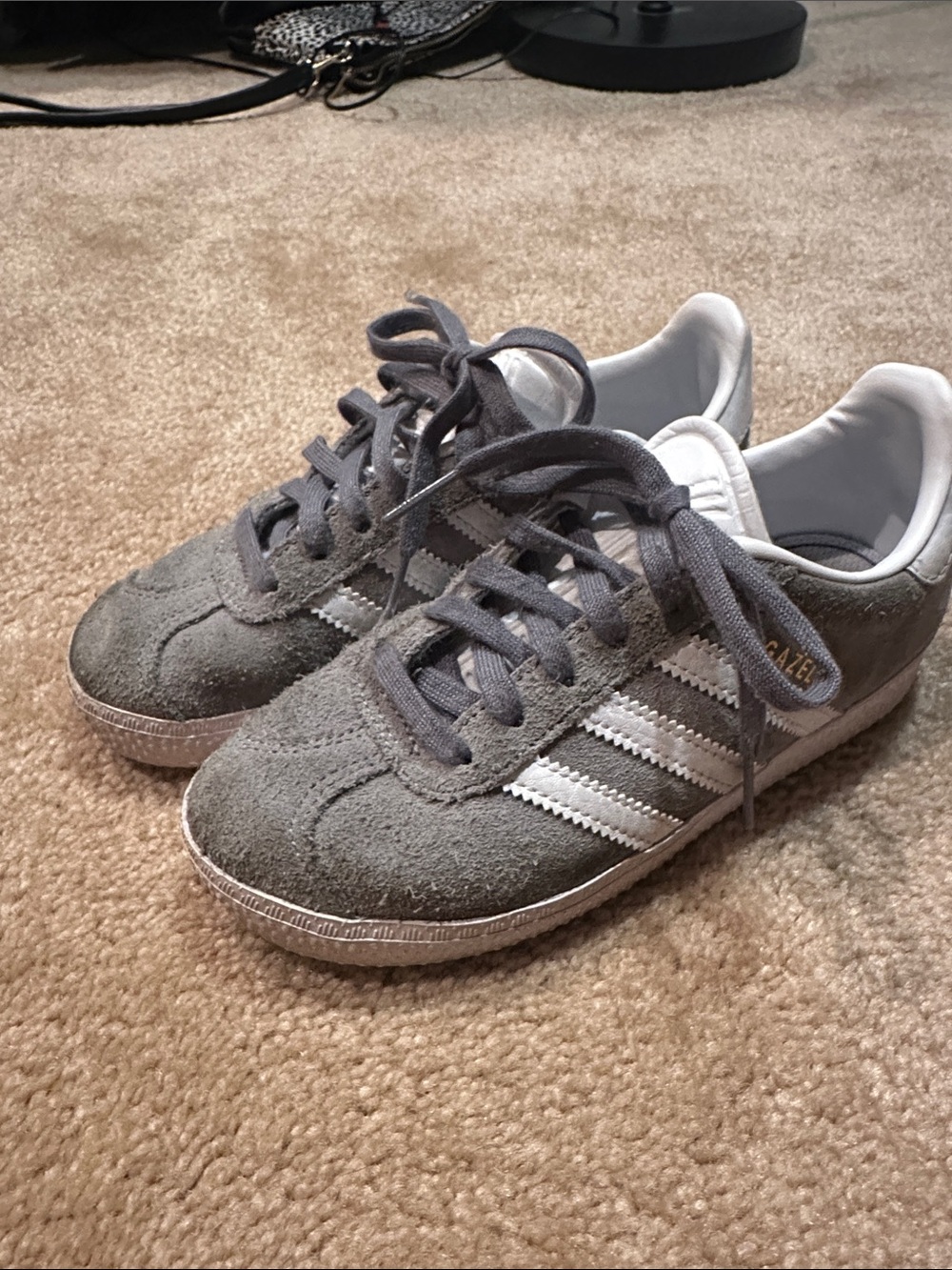 Adidas Gazelle Kids grey suede sneakers with white 3-Stripes